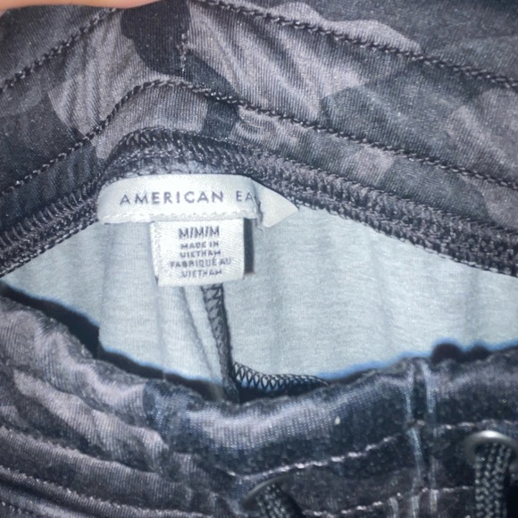 American eagle, camo joggers, Size Medium - Picture 3 of 3